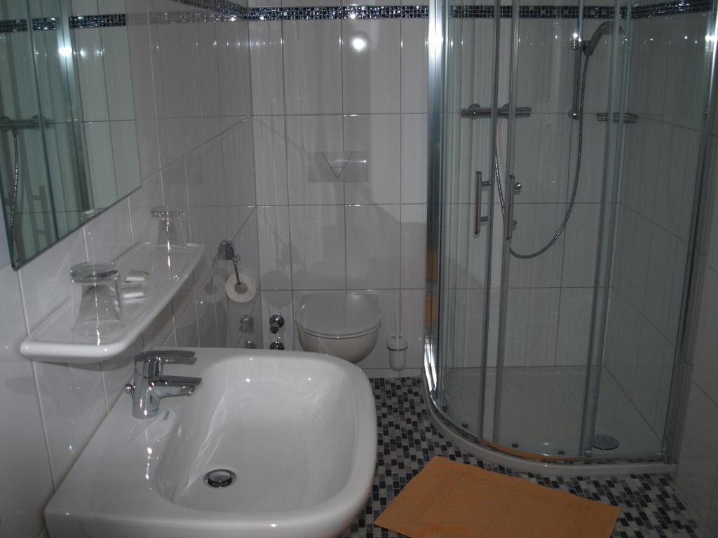 Gasthof Zur Querenburg Munden  Phòng bức ảnh